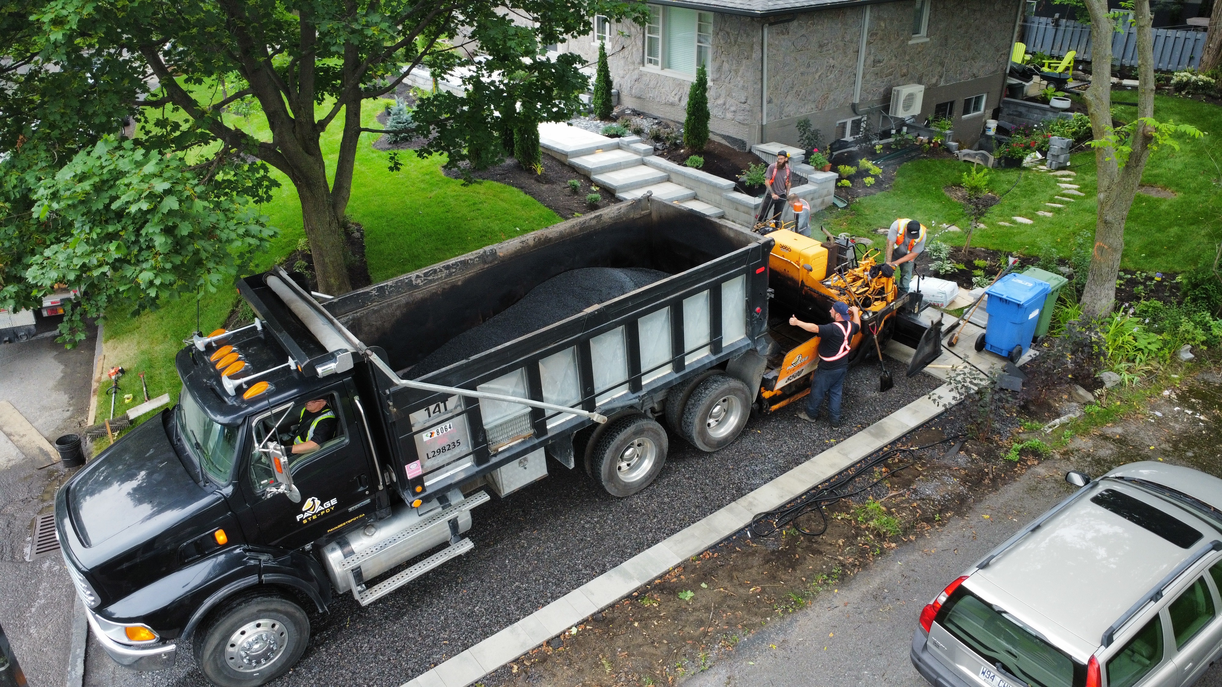 Drone photo camion pose goudron